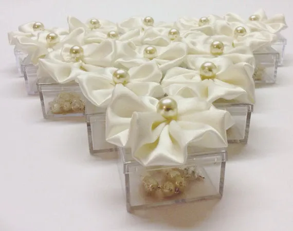 85pcs box favors with Keychains Wedding/baptism Favor Box/Communion Favor Box/Llaveros/Communion/boda  Confirmation, religious