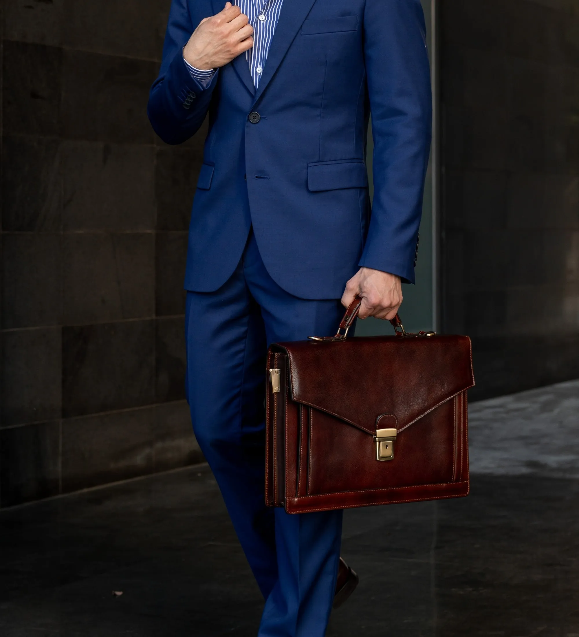 Classic Design Leather Briefcase - The Magus