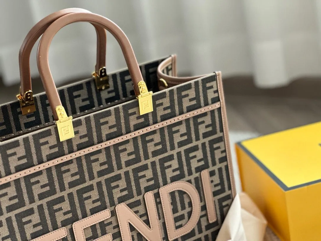 FF255 Fendi Sunshine Medium / 13.7 x 12.3 x 6.7inch