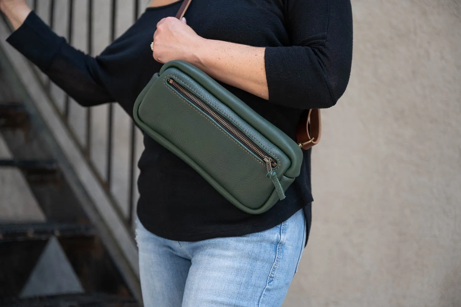 LEATHER FANNY PACK / LEATHER WAIST BAG - FOREST GREEN