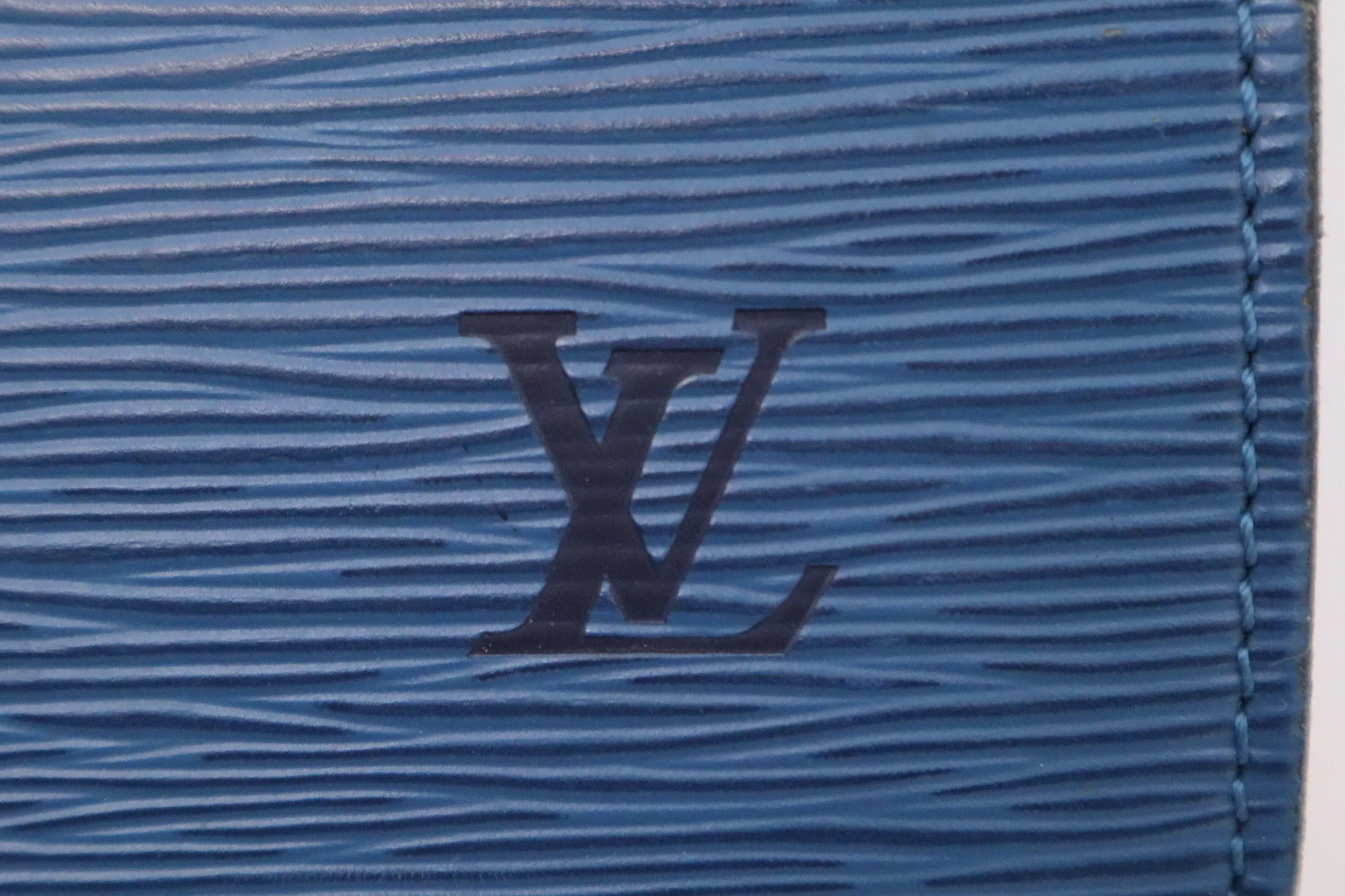 Louis Vuitton Serviette Fermoir in Blue Epi Leather