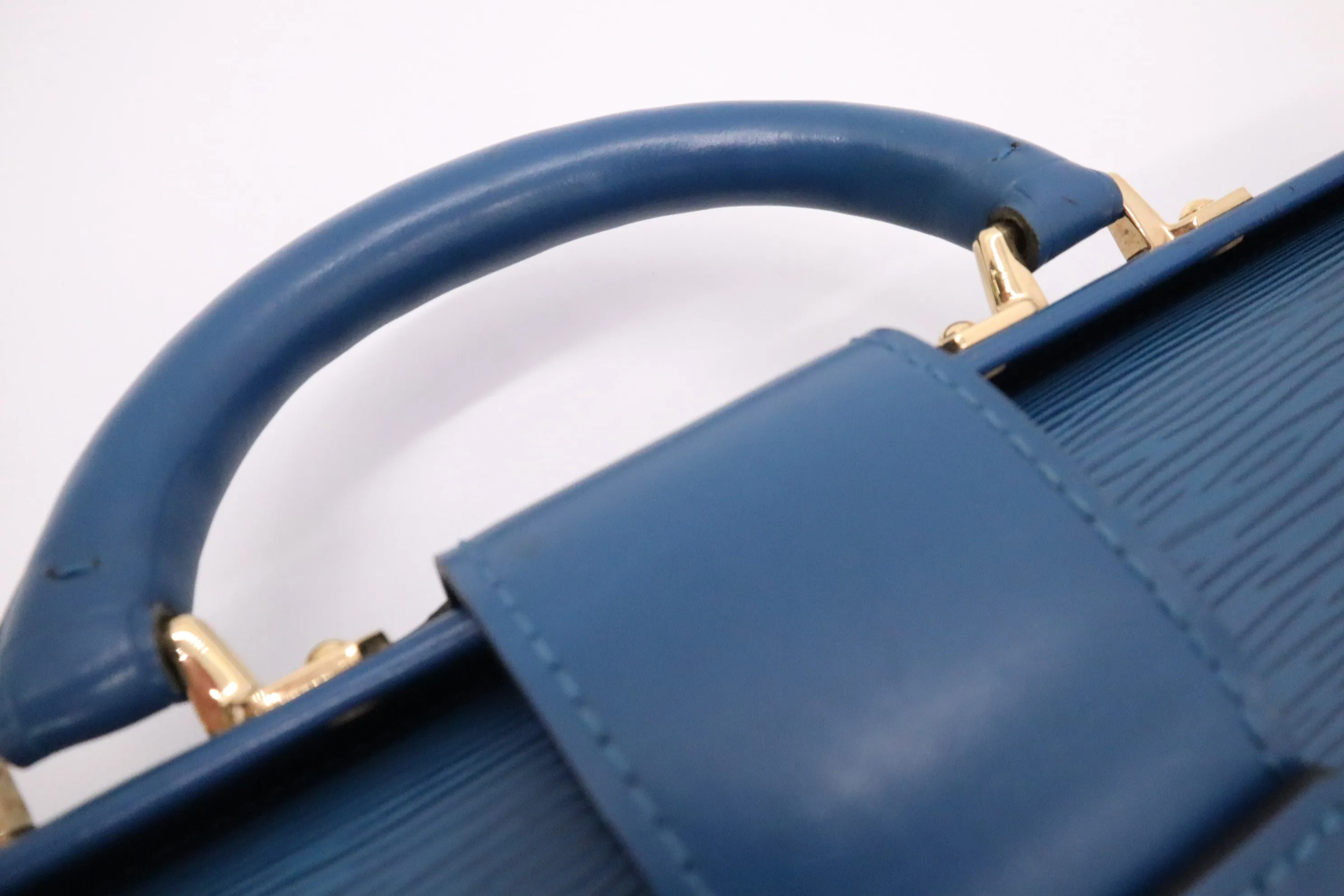 Louis Vuitton Serviette Fermoir in Blue Epi Leather